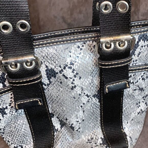 Nine West small purse *Sale* Bundle 2 purses for $60 - Picture 7 of 11